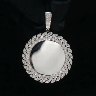 Round Classic picture pendant style
